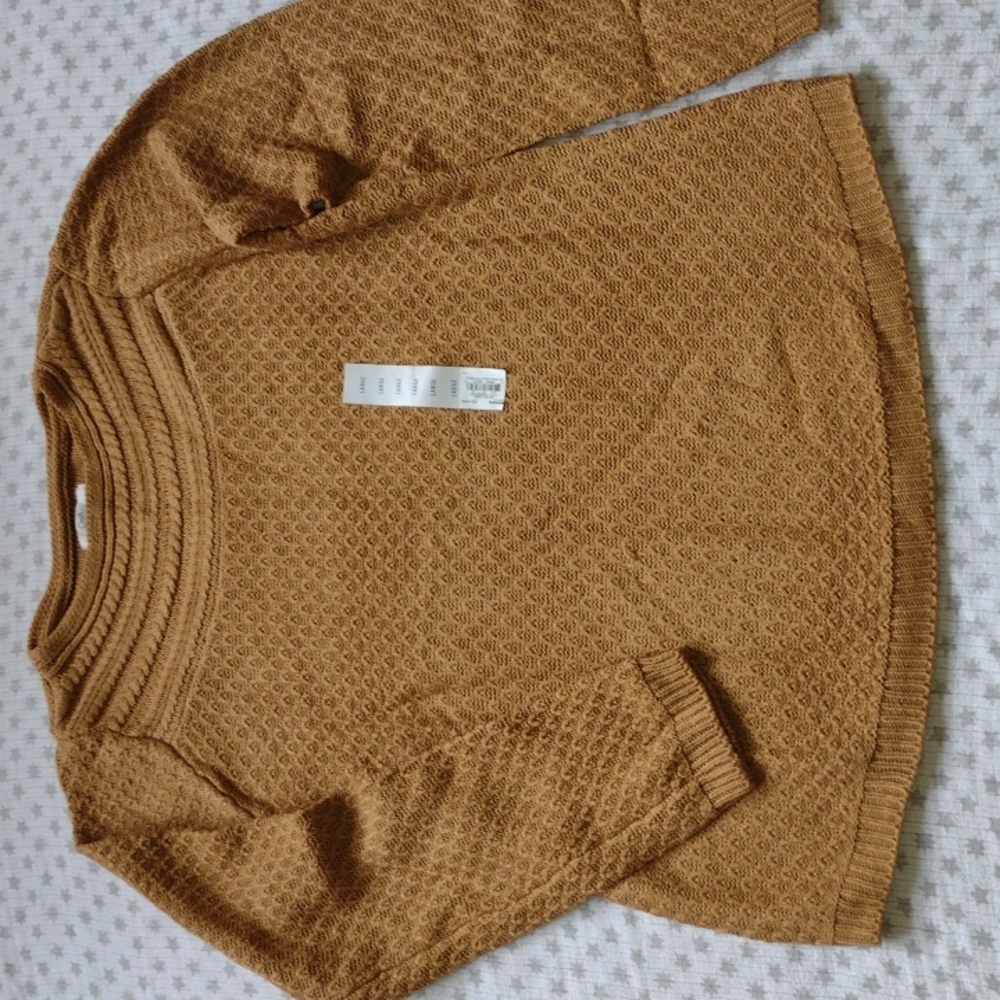 Beautiful Light Brown Medium-Weight Sweater
